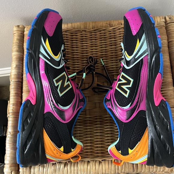 New Balance 530 Sneaker Neon Lights Size 9 Men’s or 10.5 Women’s NEW - Picture 7 of 13